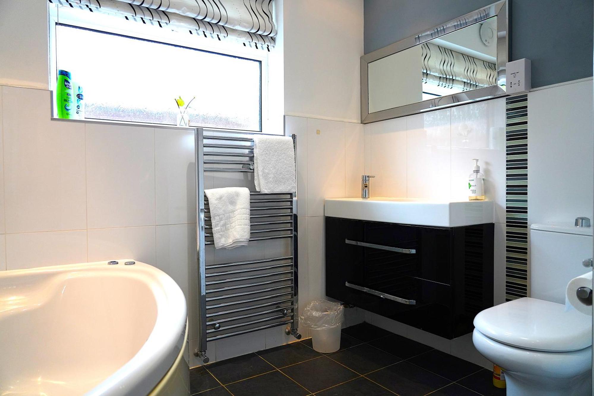 Sleeps 10, Free Parking, Close To Science Park, King Size Bed Milton  Екстериор снимка